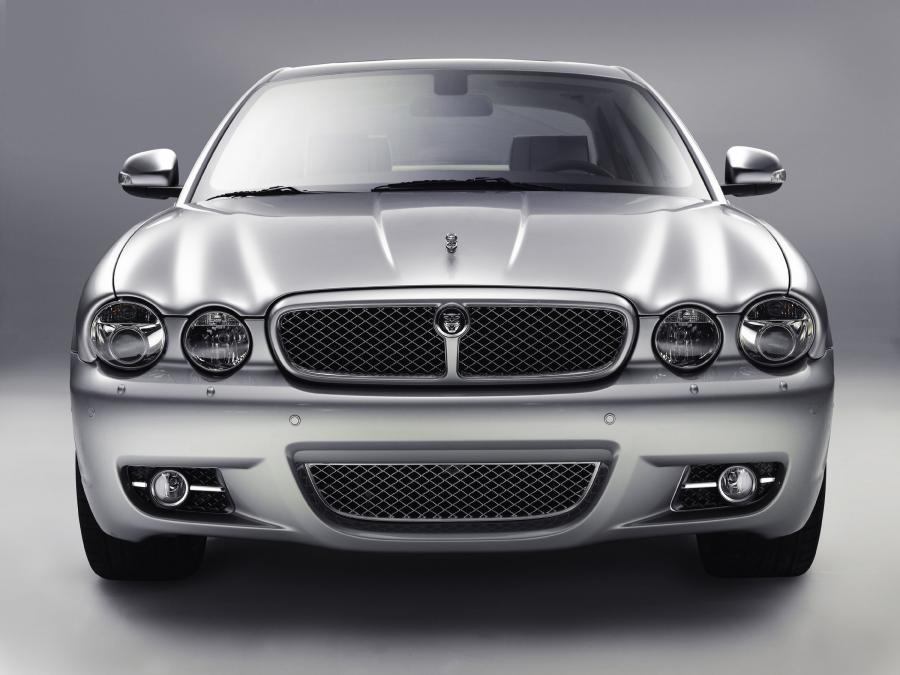  Jaguar XJ8 2008 года  (UK) (фото 4 из 27)